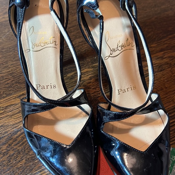Christian Louboutin SZ8 4” heel black patent leather needs TLC red souls $16 - Picture 2 of 8